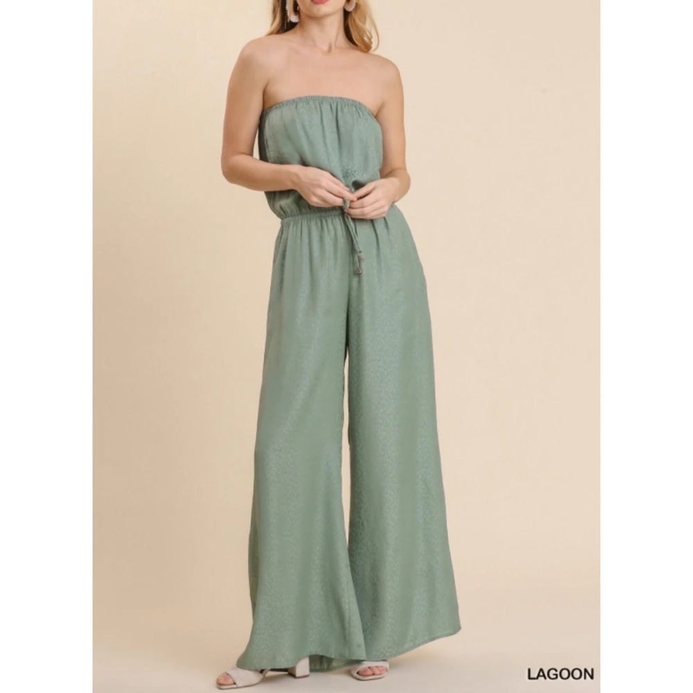 UMGEE SALE FOR TROPICAL VACATIONS. ….NWT Animal Jacquard Print Tube Jumpsuit